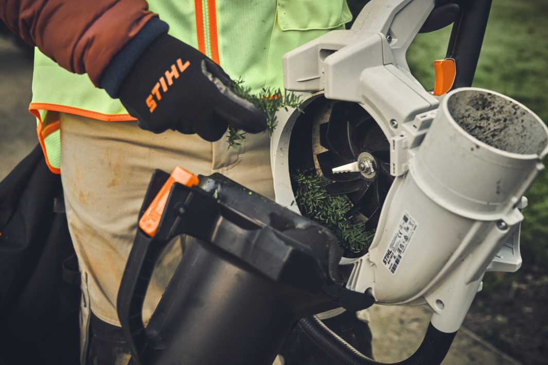 STIHL SHA 140 AKKUS LOMBSZÍVÓ, SZECSKÁZÓ ÉS FÚVÓGÉP AP (AKKU ÉS TÖLTŐ NÉLKÜL)
