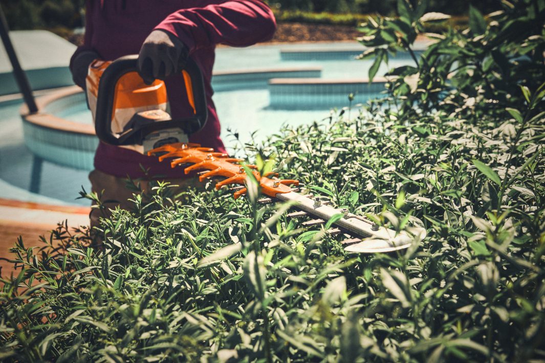 STIHL HSA 140 R AKKUS SÖVÉNYNYÍRÓ (AKKU ÉS TÖLTŐ NÉLKÜL)