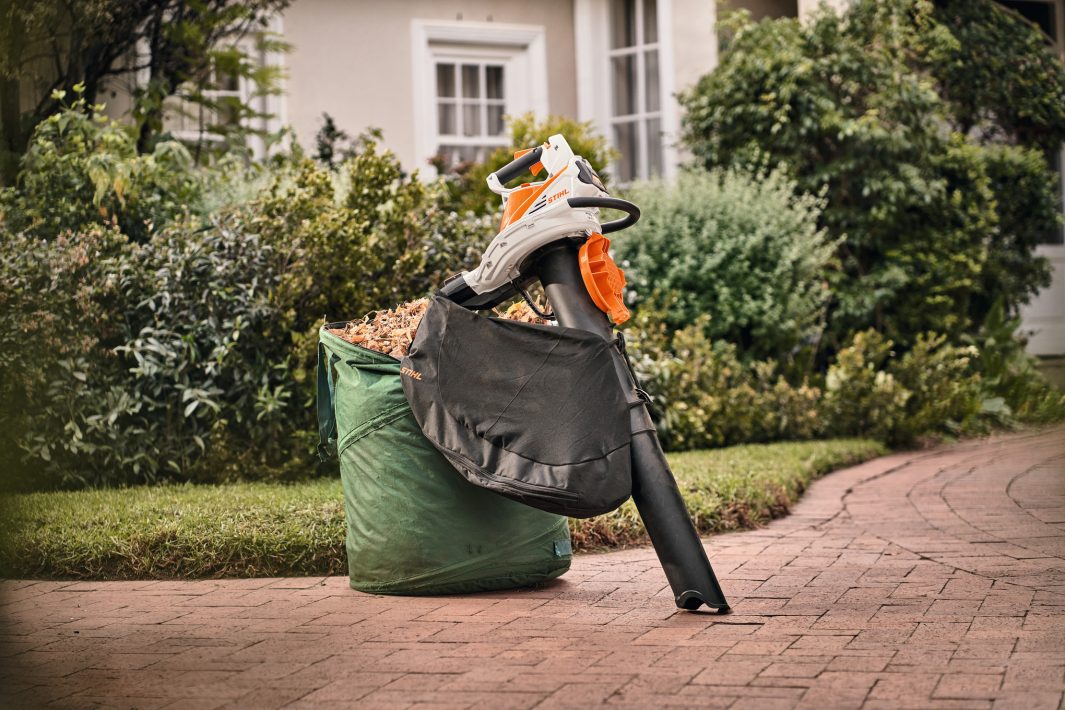 STIHL SHA 56 AKKUS LOMBSZÍVÓ, SZECSKÁZÓ ÉS FÚVÓGÉP AK (AKKU ÉS TÖLTŐ NÉLKÜL)