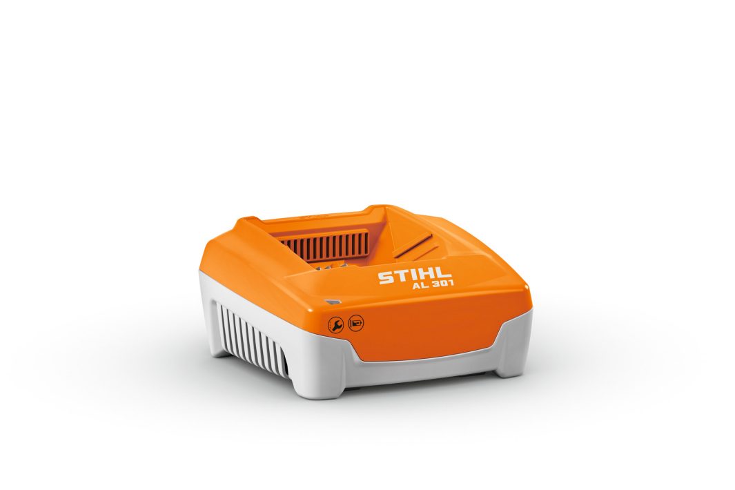 STIHL AL 301 TÖLTŐKÉSZÜLÉK
