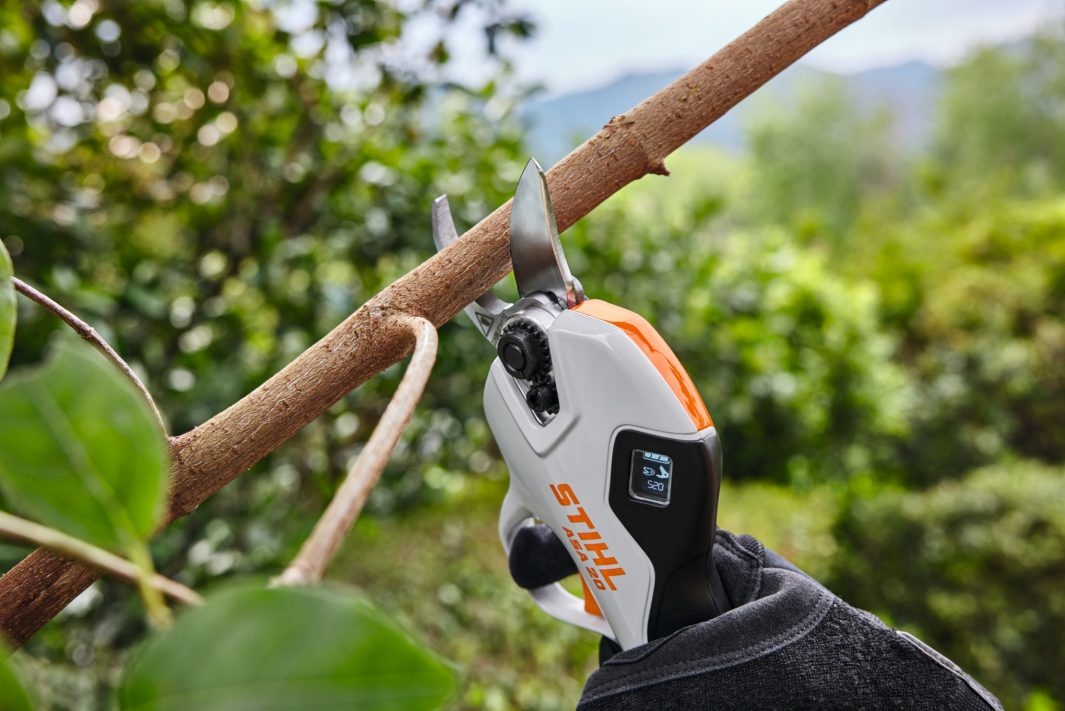 STIHL ASA 20 AKKUMULÁTOROS METSZŐOLLÓ (AKKU ÉS TÖLTŐ NÉLKÜL)