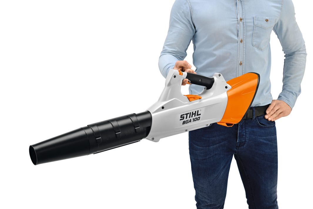 STIHL BGA 100 AKKUS FÚVÓGÉP AP (AKKU ÉS TÖLTŐ NÉLKÜL)