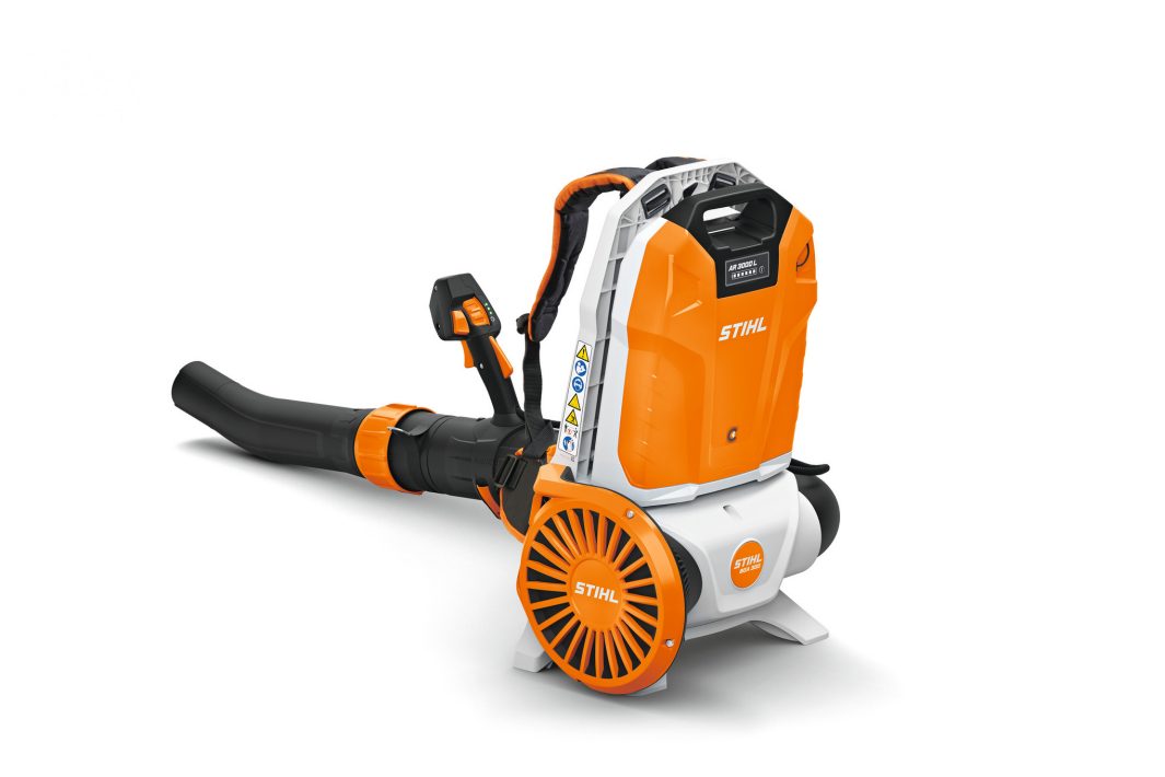 STIHL BGA 300 AKKUS FÚVÓGÉP AP (AKKU ÉS TÖLTŐ NÉLKÜL)