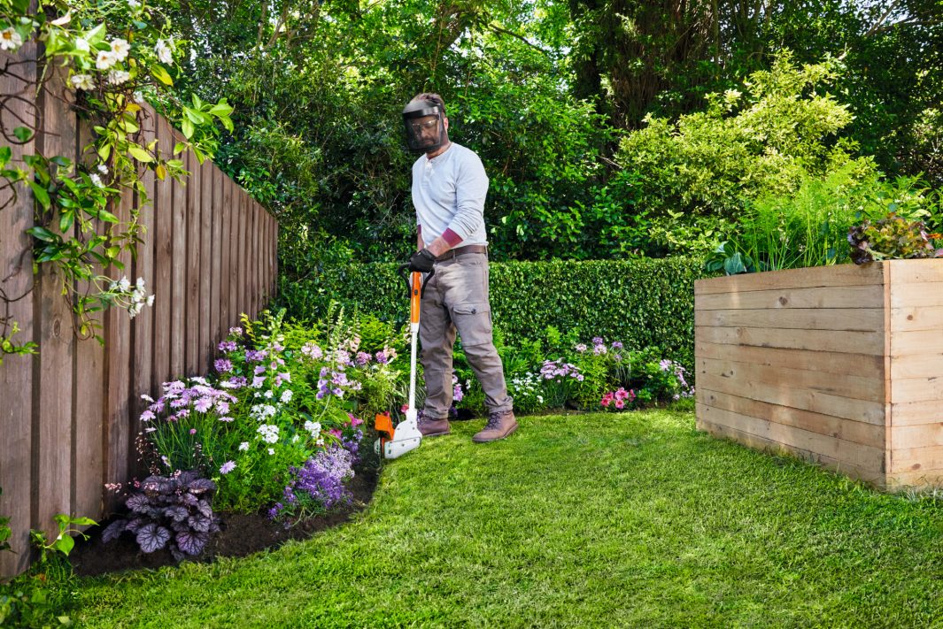 STIHL FSA 30 AKKUS FŰKASZA (AS 2 akkuval és AL 1 töltővel)