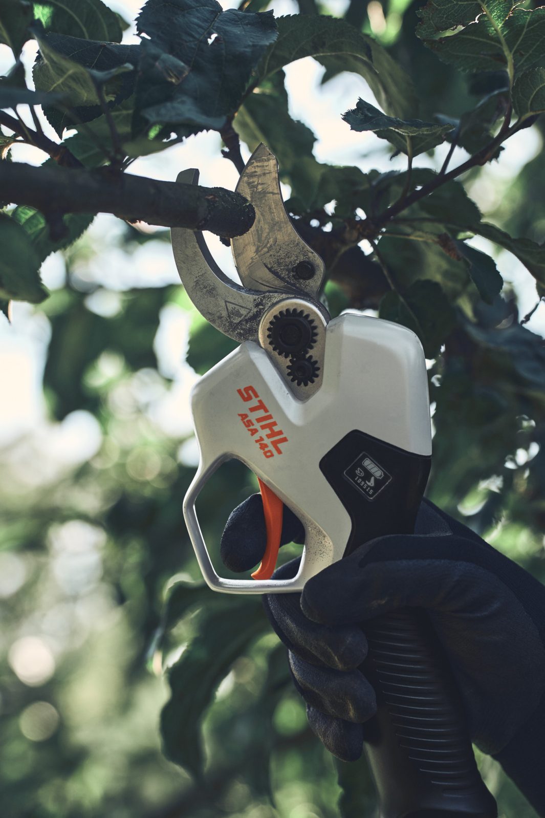STIHL ASA 140 AKKUMULÁTOROS METSZŐOLLÓ (AKKU ÉS TÖLTŐ NÉLKÜL) AP RENDSZER