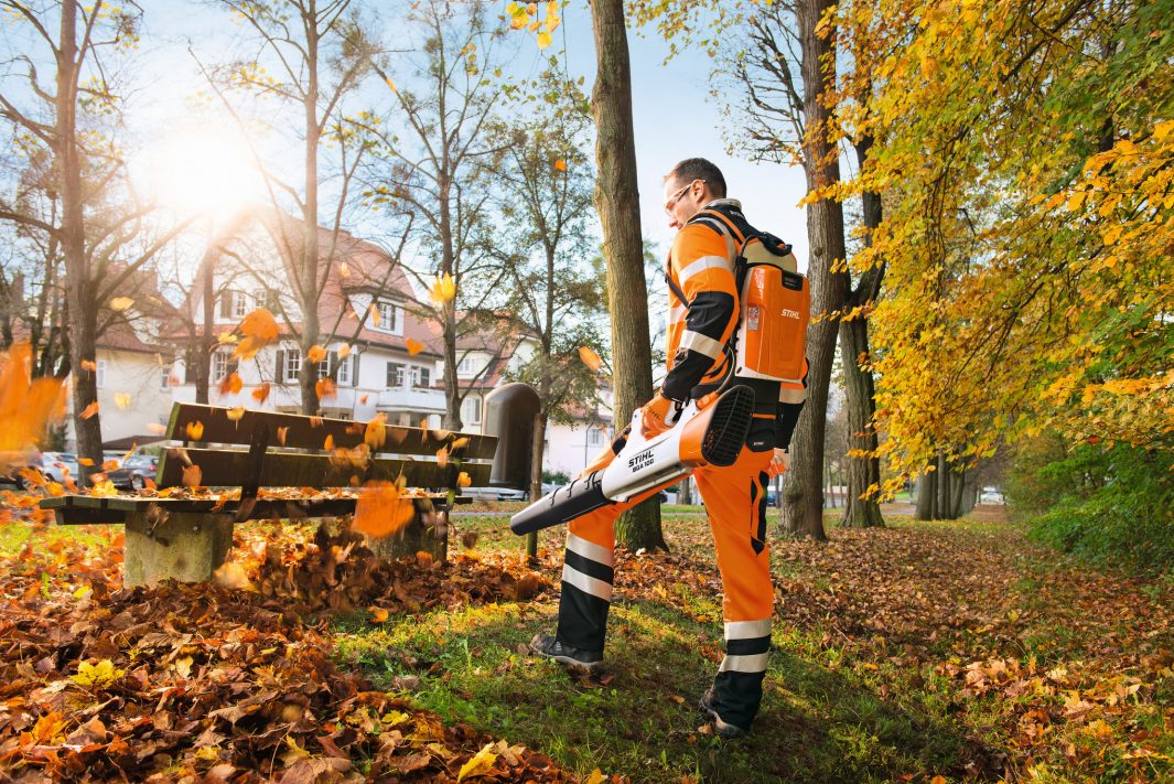 STIHL BGA 100 AKKUS FÚVÓGÉP AP (AKKU ÉS TÖLTŐ NÉLKÜL)