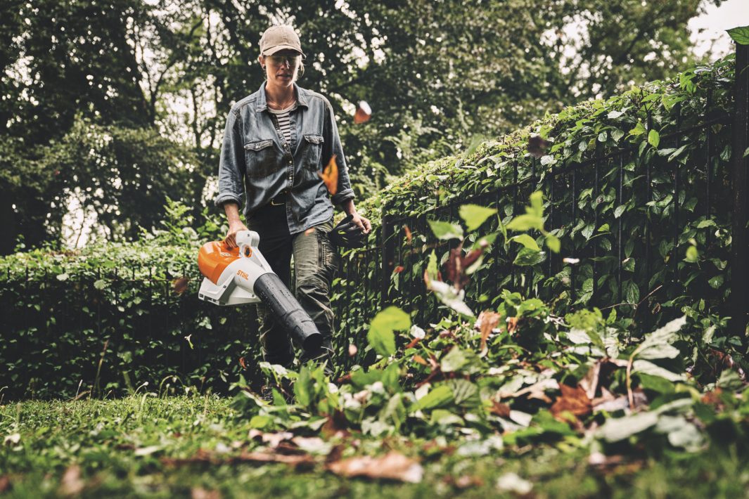STIHL BGA 250 AKKUS FÚVÓGÉP AP (AKKU ÉS TÖLTŐ NÉLKÜL)