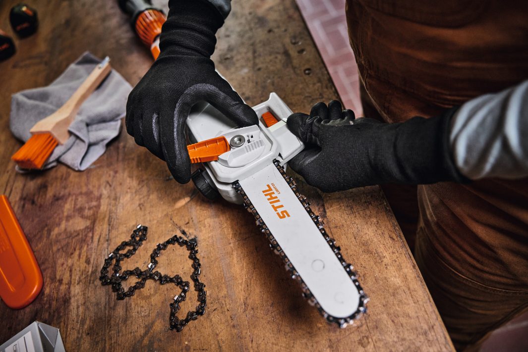 STIHL HTA 30 AKKUS MAGASSÁGI ÁGVÁGÓ (2DB AS2 AKKUVAL ÉS ALS31 TÖLTŐVEL)