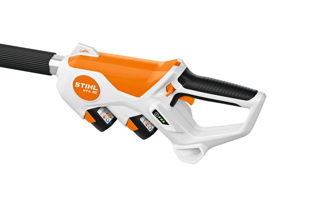 STIHL HTA 30 AKKUS MAGASSÁGI ÁGVÁGÓ (2DB AS2 AKKUVAL ÉS ALS31 TÖLTŐVEL)